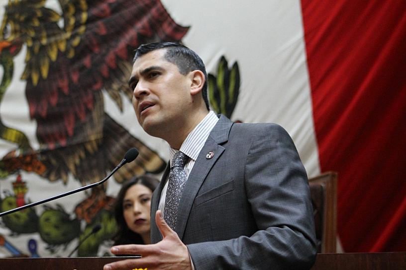 LLAMA LEGISLATURA DE ZACATECAS A REGULAR TRÁNSITO DE DOBLE REMOLQUE