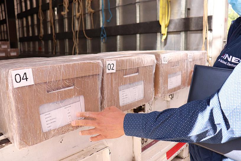 LLEGAN A ZACATECAS CUADERNILLOS PARA REVOCACIÓN DE MANDATO