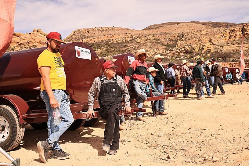 LLEGAN LOS APOYOS A PRODUCTORES DEL CAMPO EN SOMBRERETE