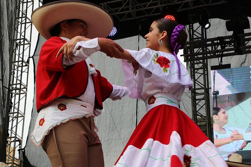 LLENAN BOLIVIA Y COLOMBIA DE FIESTA Y COLOR EL FZFI 2022 