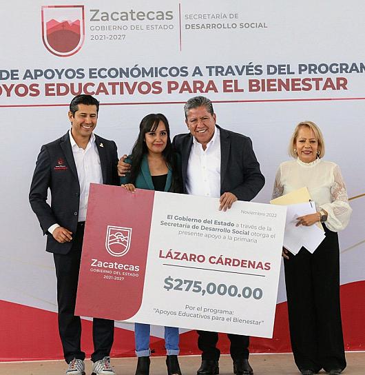 LLEVA DAVID MONREAL APOYOS A ESCUELAS DE GUADALUPE