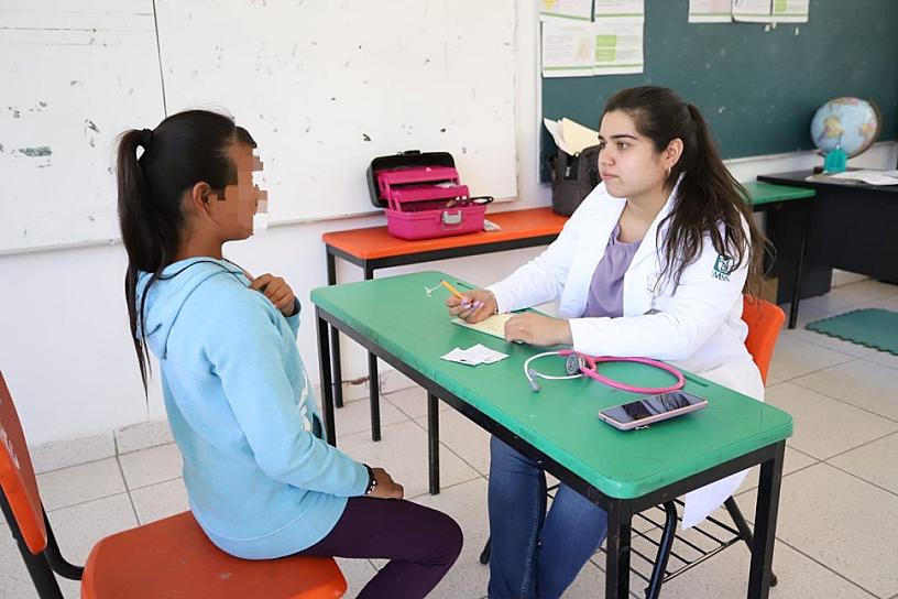 LLEVA DIF FERIA DE SALUD A ESCUELAS VULNERABLES