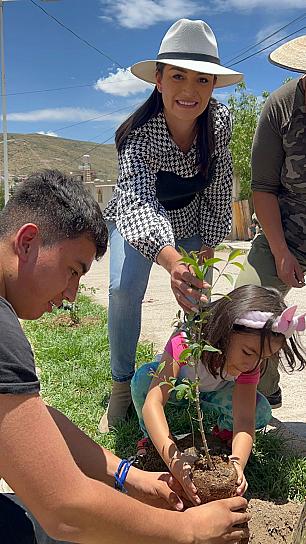 LLEVA DIPUTADA BENNELLY HERNÁNDEZ PROGRAMA ADOPTA UN ÁRBOL Y SIEMBRA VIDA 