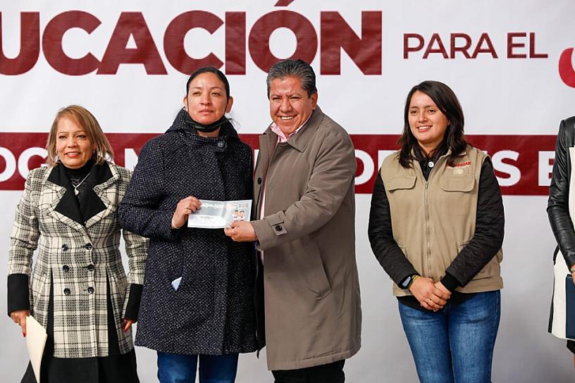 LLEVA DMA APOYOS A FAMILIAS FRESNILLENSES PARA LA COMPRA DE UNIFORMES ESCOLARES