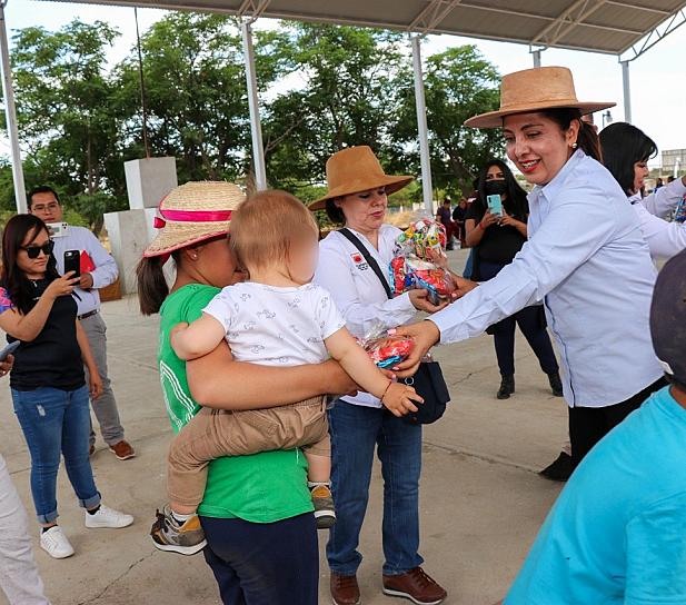 LLEVA GOBIERNO ESTATAL APOYOS SOCIALES A CHALCHIHUITES