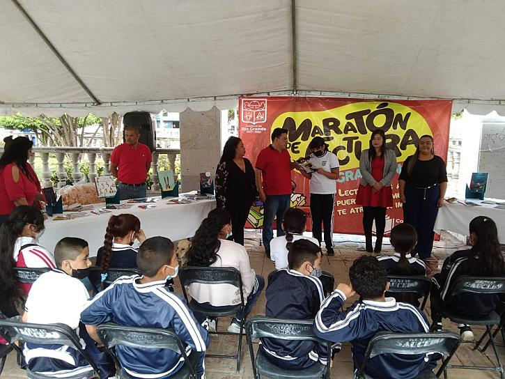 LLEVAN A CABO PRIMER MARATÓN DE LECTURA EN RÍO GRANDE 