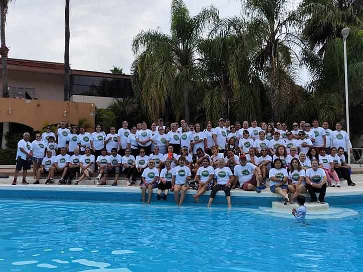 LLEVAN A JUBILADOS DEL ISSSTEZAC A PARAÍSO CAXCÁN