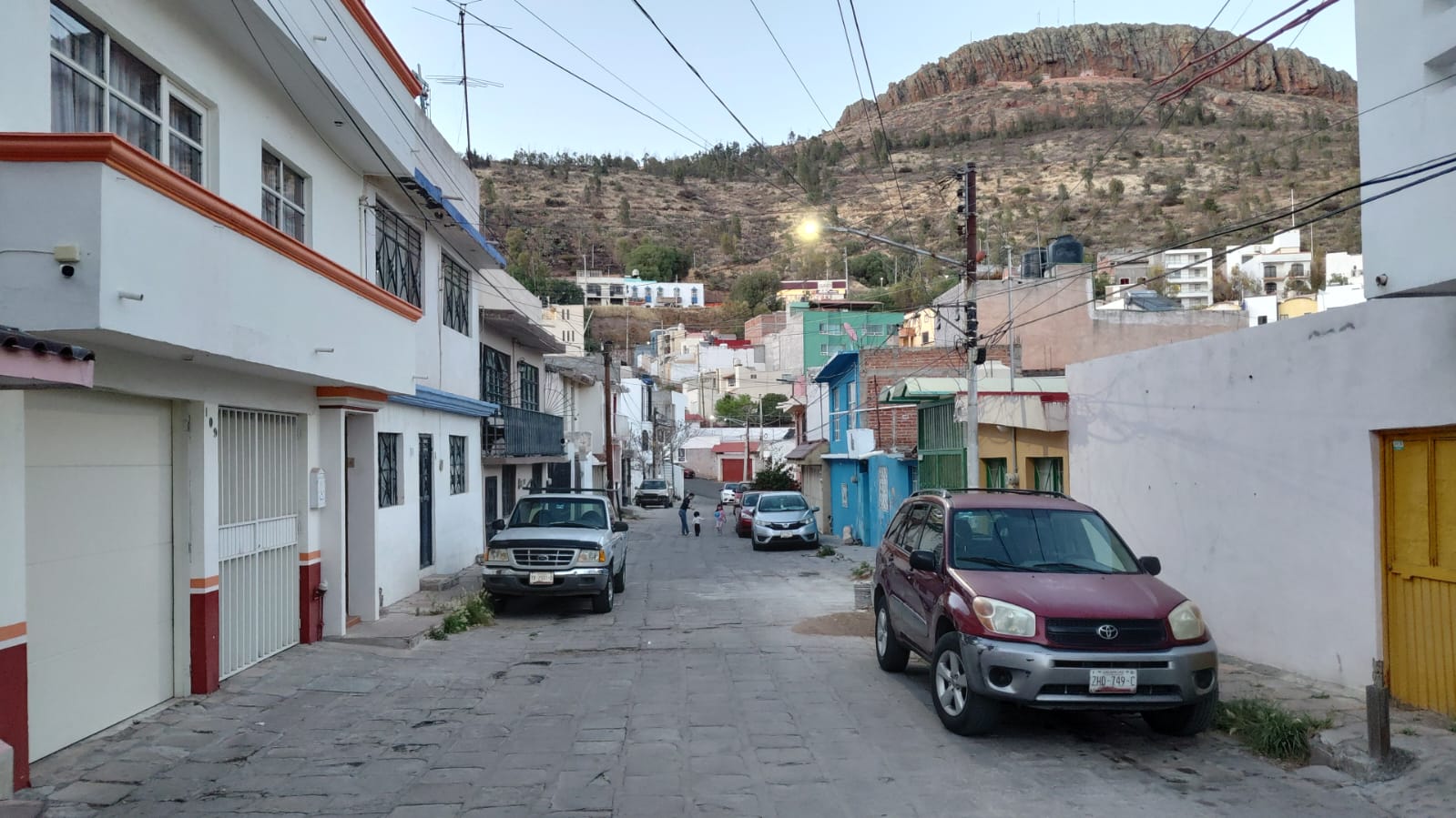 DENUNCIAN VECINOS DE LA COLONIA MARIANITA FALTA DE AGUA POR BAJA PRESIÓN