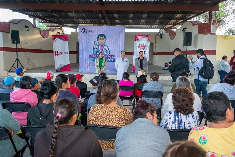 LLEVAN CARAVANA DE SALUD "MI DOCTOR ES MI PRESIDENTE" A LO DE LUNA 