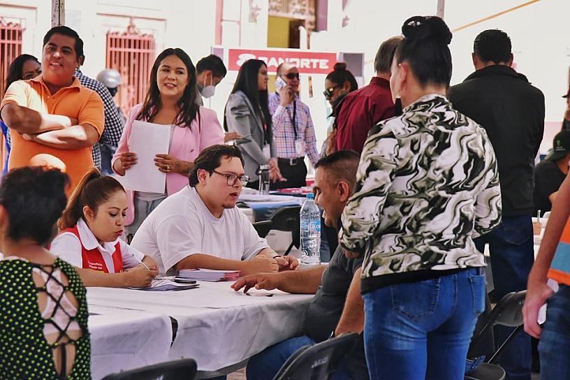 LLEVAN FERIA DE EMPLEO Y FINANCIAMIENTO A OJOCALIENTE