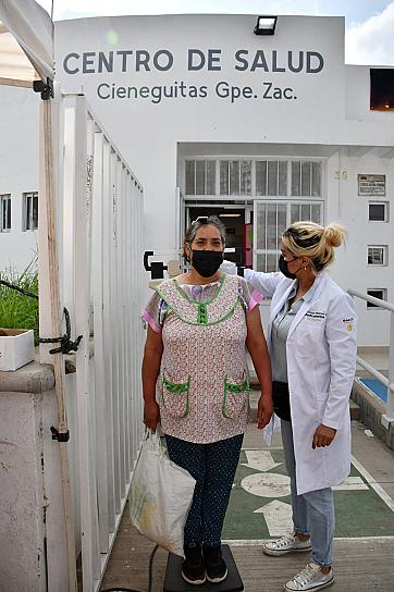 LLEVAN FERIA DE LA SALUD A CIENEGUITAS