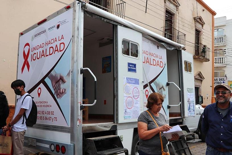 LLEVAN FERIA DE SALUD A TLALTENANGO