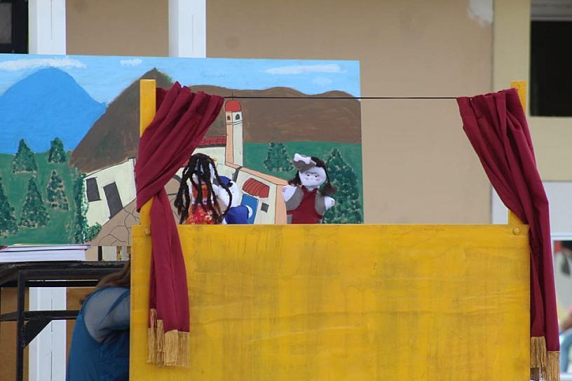 LLEVAN OBRA DE TÍTERES A NIÑOS RIOGENSES 