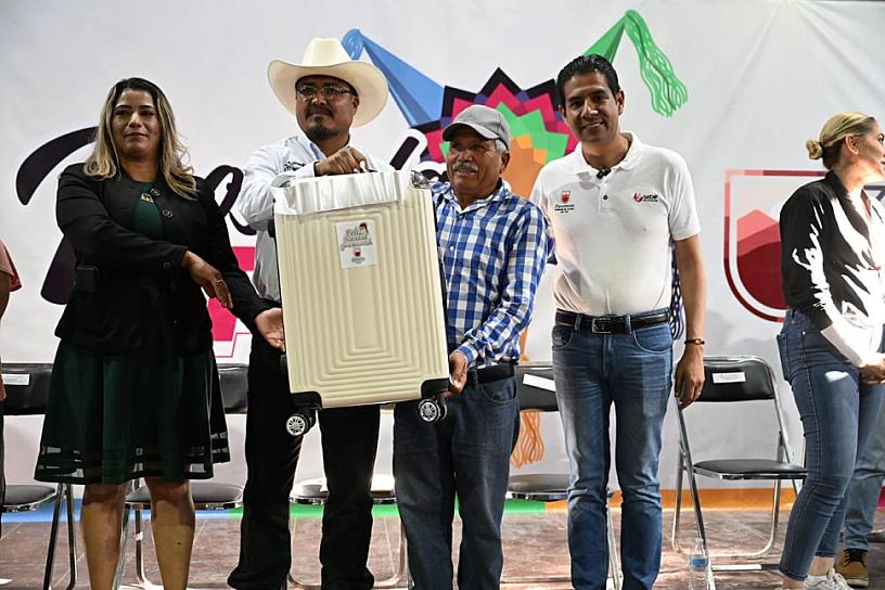 Llevan Posadas de la Paz a Tanque Nuevo, El Salvador