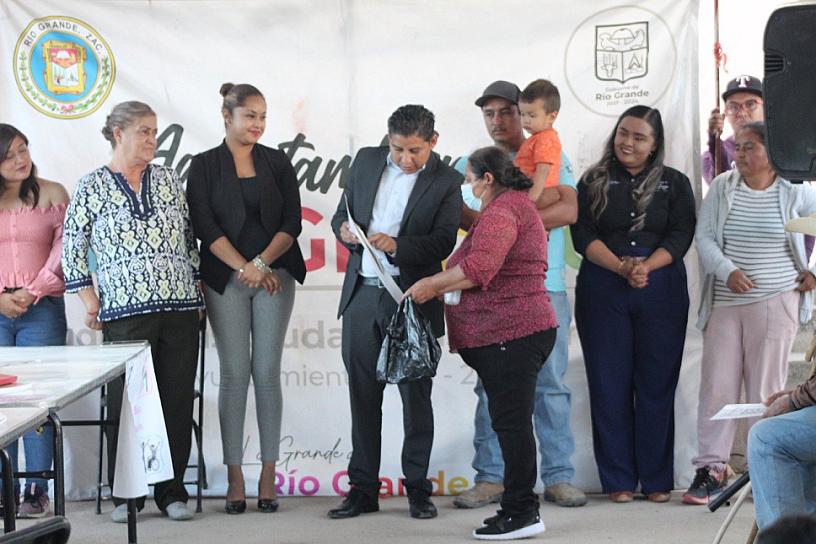 LLEVAN PROGRAMA DE AUDIENCIAS PÚBLICAS A COMUNIDAD LOS RAMÍREZ
