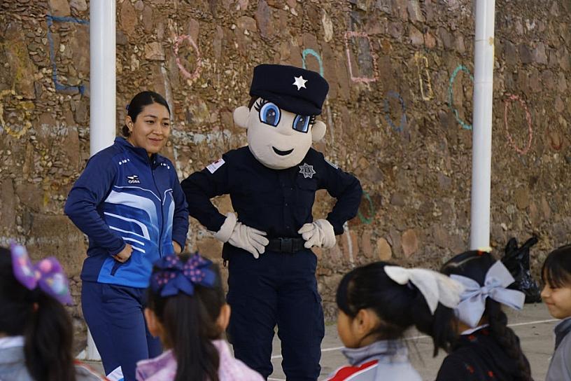 Llevan programa Escuela Segura a la primaria Club de Leones 