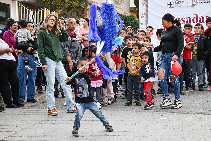 Lleva Pepe Saldívar posadas a comunidades guadalupenses