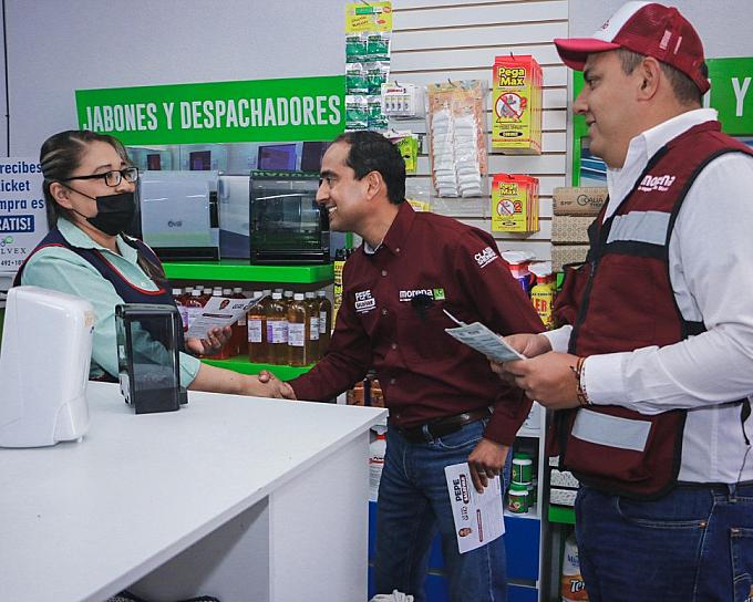 LLEVA PEPE SALDÍVAR SUS PROPUESTAS A COMERCIANTES DE LA CONDESA