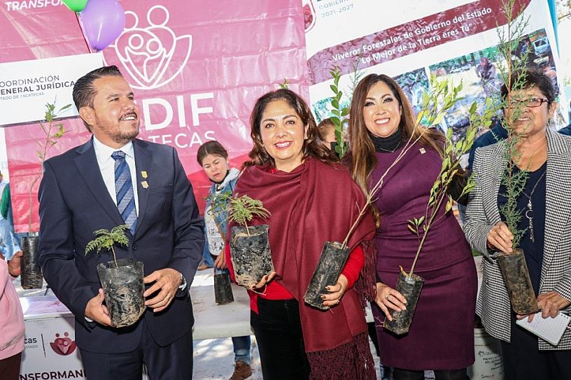 LLEVA SEDIF APOYOS Y SERVICIOS A LAS FAMILIAS DE OJOCALIENTE