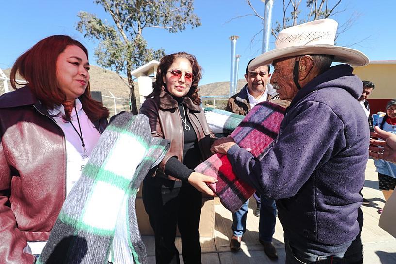 Lleva SEDIF beneficios del Programa de Salud a Pinos