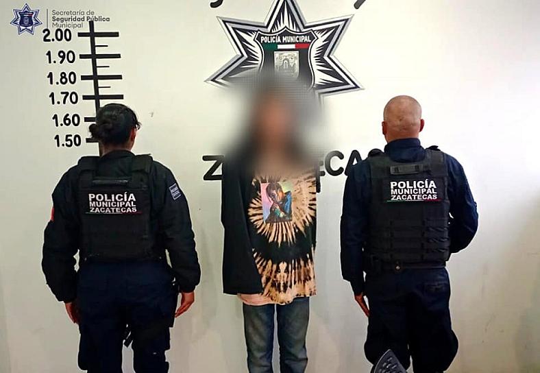 ¡LO CACHAN CON MARIHUANA!