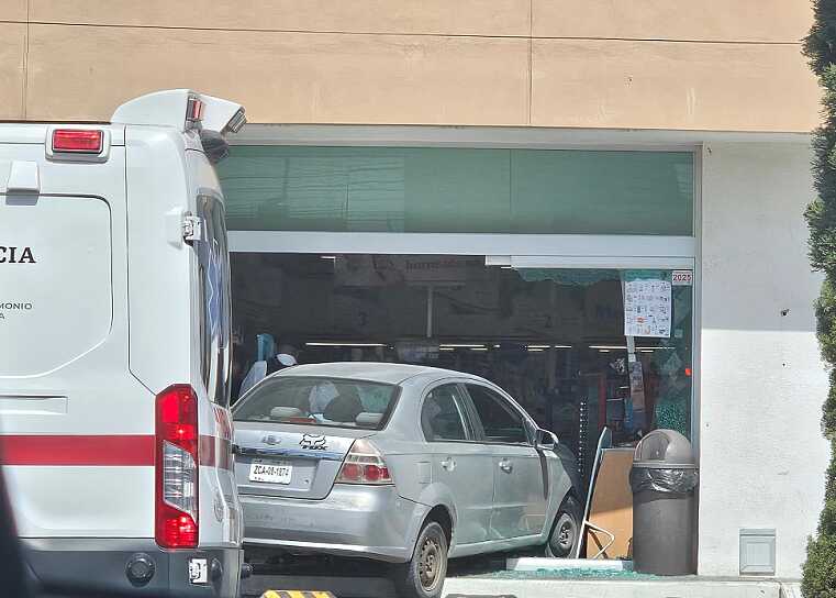 AUTO TERMINA DENTRO DEL ESTABLECIMIENTO   