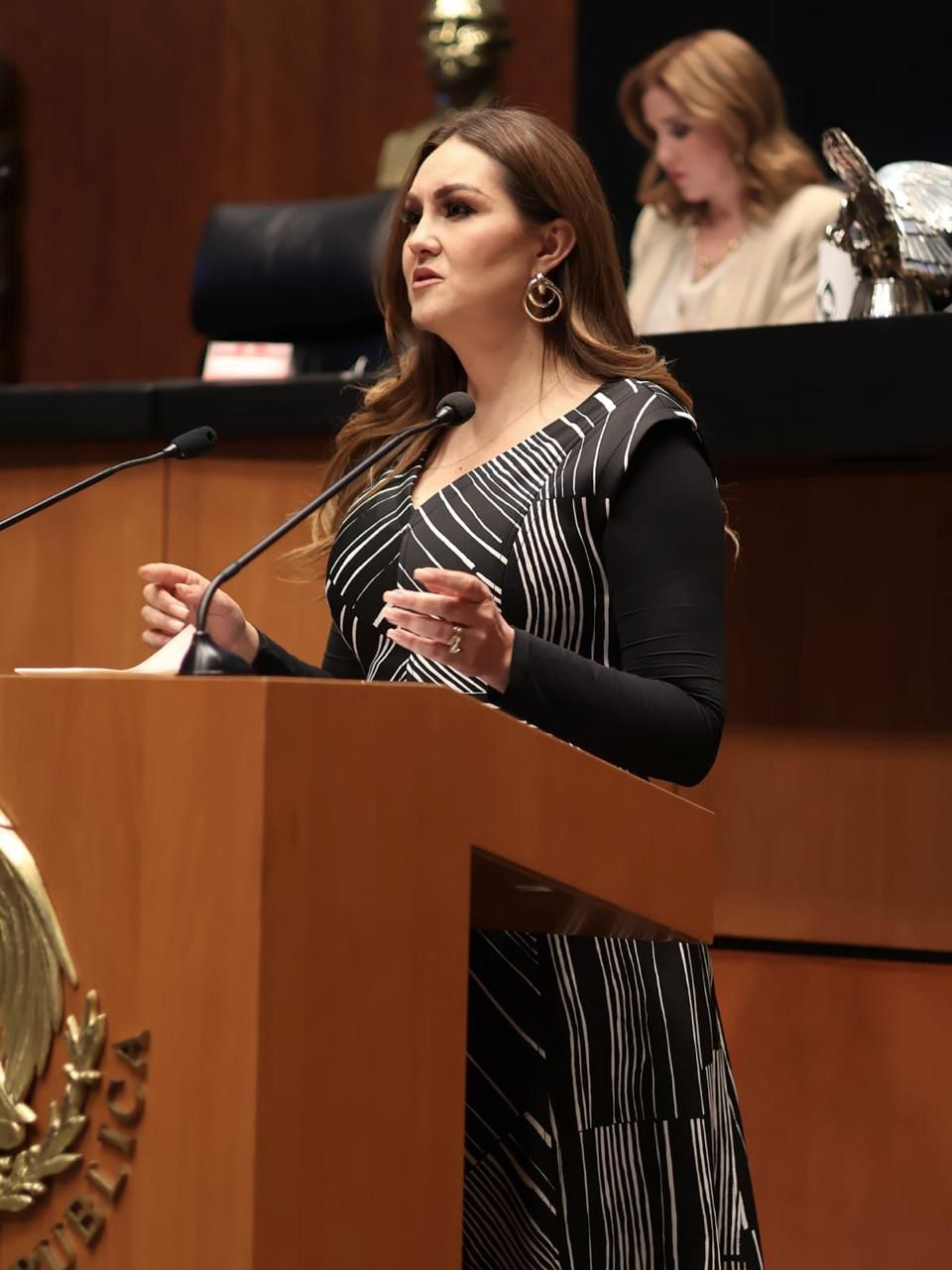 RECONOCEN A CECILIA LÓPEZ POR DEFENDER DIGNIDAD INDÍGENA