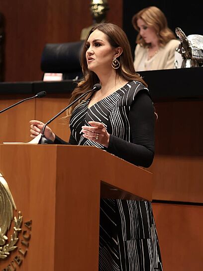 RECONOCEN A CECILIA LÓPEZ POR DEFENDER DIGNIDAD INDÍGENA