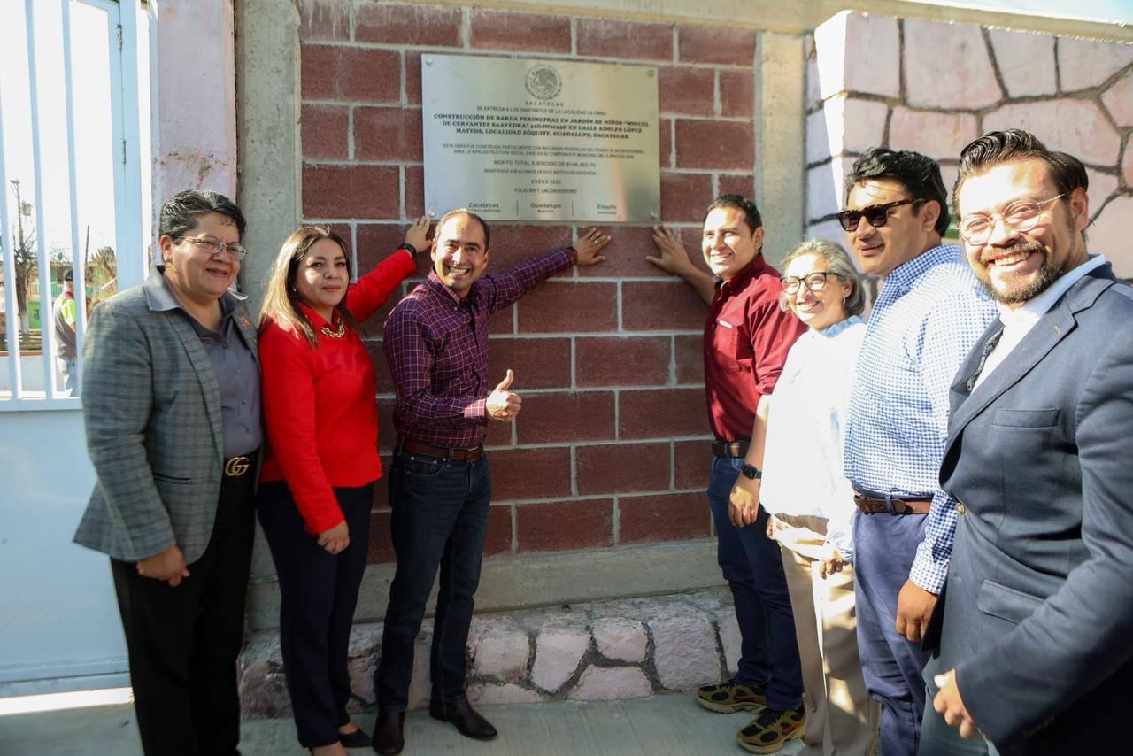 ENTREGA PEPE SALDÍVAR BARDA PERIMETRAL EN ZÓQUITE