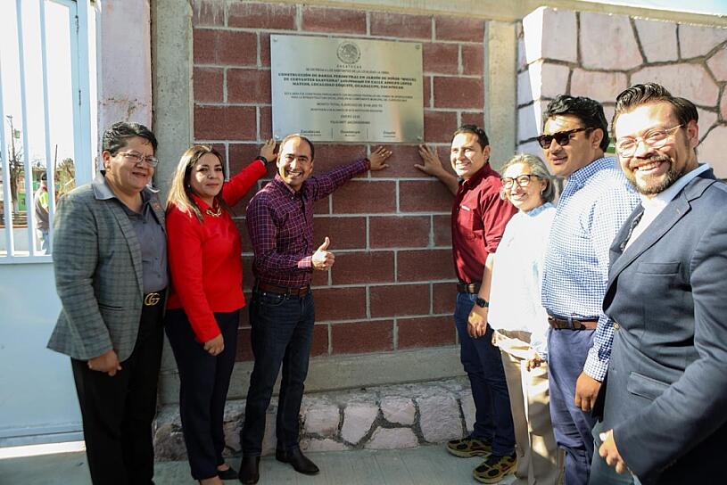 ENTREGA PEPE SALDÍVAR BARDA PERIMETRAL EN ZÓQUITE