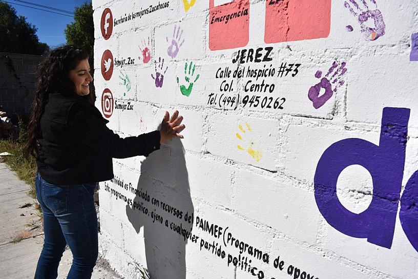 ¡MANOS A LA OBRA POR LA SEGURIDAD! DIF MUNICIPAL DE JEREZ SE UNE A LA INICIATIVA DE PREVENCIÓN DEL DELITO Y PINTAS EN BARDAS