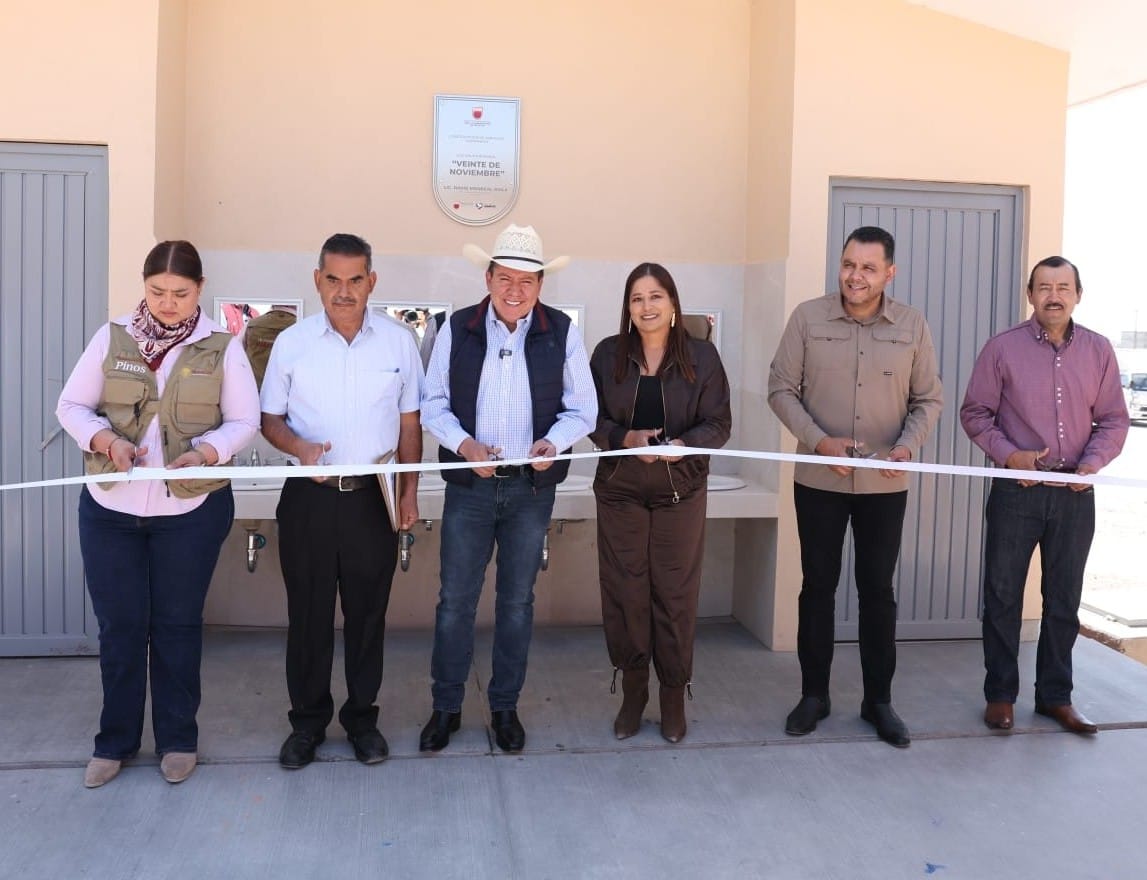 INAUGURA DAVID MONREAL OBRAS DE REHABILITACIÓN EN LA ESCUELA PRIMARIA 20 DE NOVIEMBRE EN PINOS