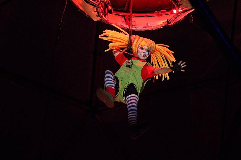 MARAVILLA CLOSE-ACT THEATRE CON UN ESPECTÁCULO IMPRESIONANTE EN EL FITC 2024