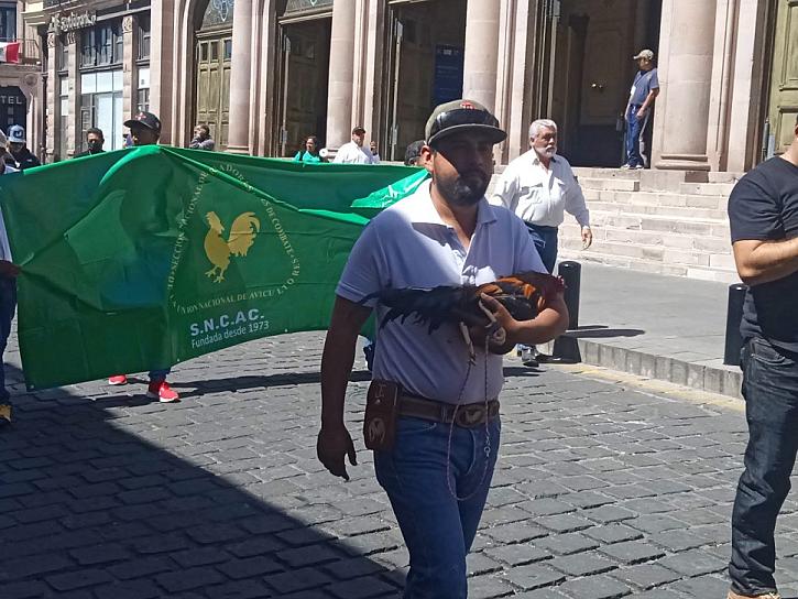 MARCHAN EN DEFENSA DE LAS TRADICIONES ZACATECANAS
