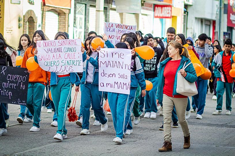 MARCHAN EN LORETO POR LA ELIMINACIÓN DE LA VIOLENCIA CONTRA LA MUJER 