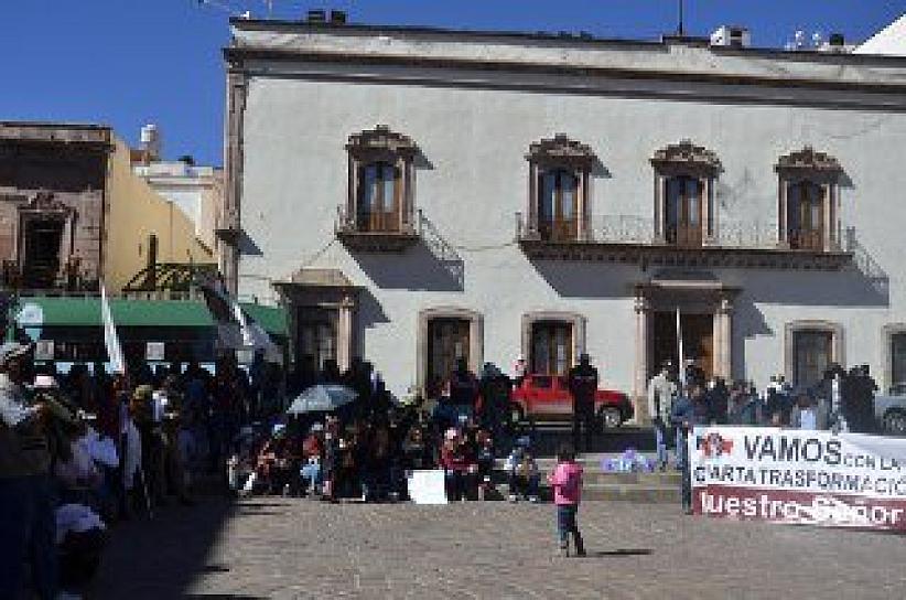 MARCHAN EN ZACATECAS PARA RATIFICAR APOYO A AMLO