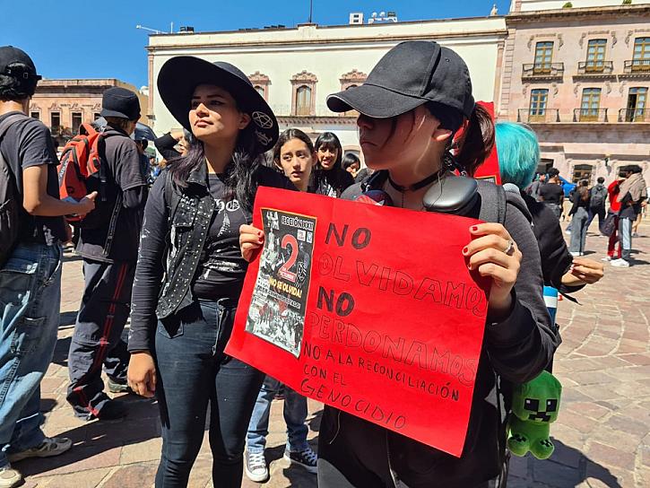 MARCHAN ESTUDIANTES PARA CONMEMORAR 2 DE OCTUBRE