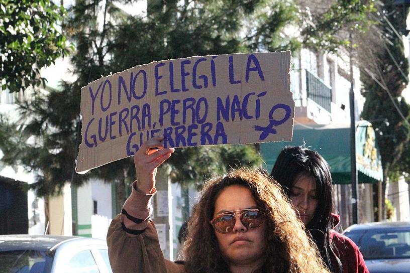 MARCHAN MUJERES POR EL #25N