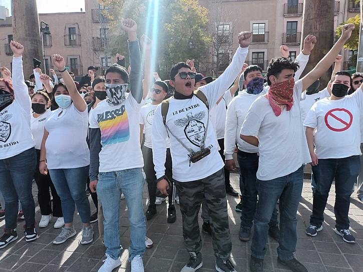 MARCHAN NORMALISTAS EN ZACATECAS