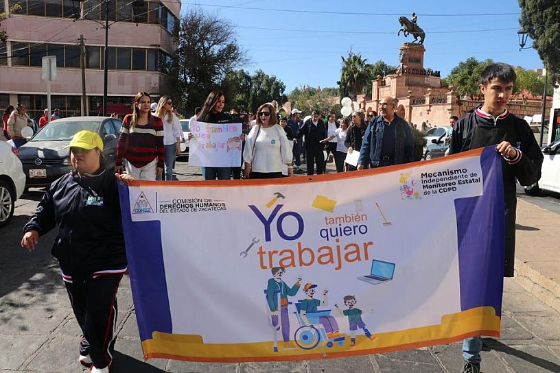 MARCHAN PERSONAS CON DISCAPACIDAD PARA EXIGIR TRABAJOS DIGNOS 