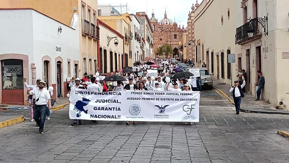 MARCHAN TRABAJADORES DEL PJF CONTRA EXTINCIÓN DE DIFEICOMISOS 