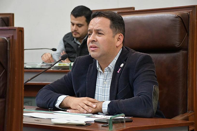 MARCO VINICIO FLORES CUESTIONA RESULTADOS EN MATERIA EDUCATIVA