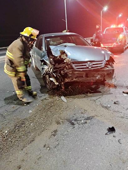 CHOCAN CONTRA UN MURO EN MARTÍNEZ DOMÍNGUEZ