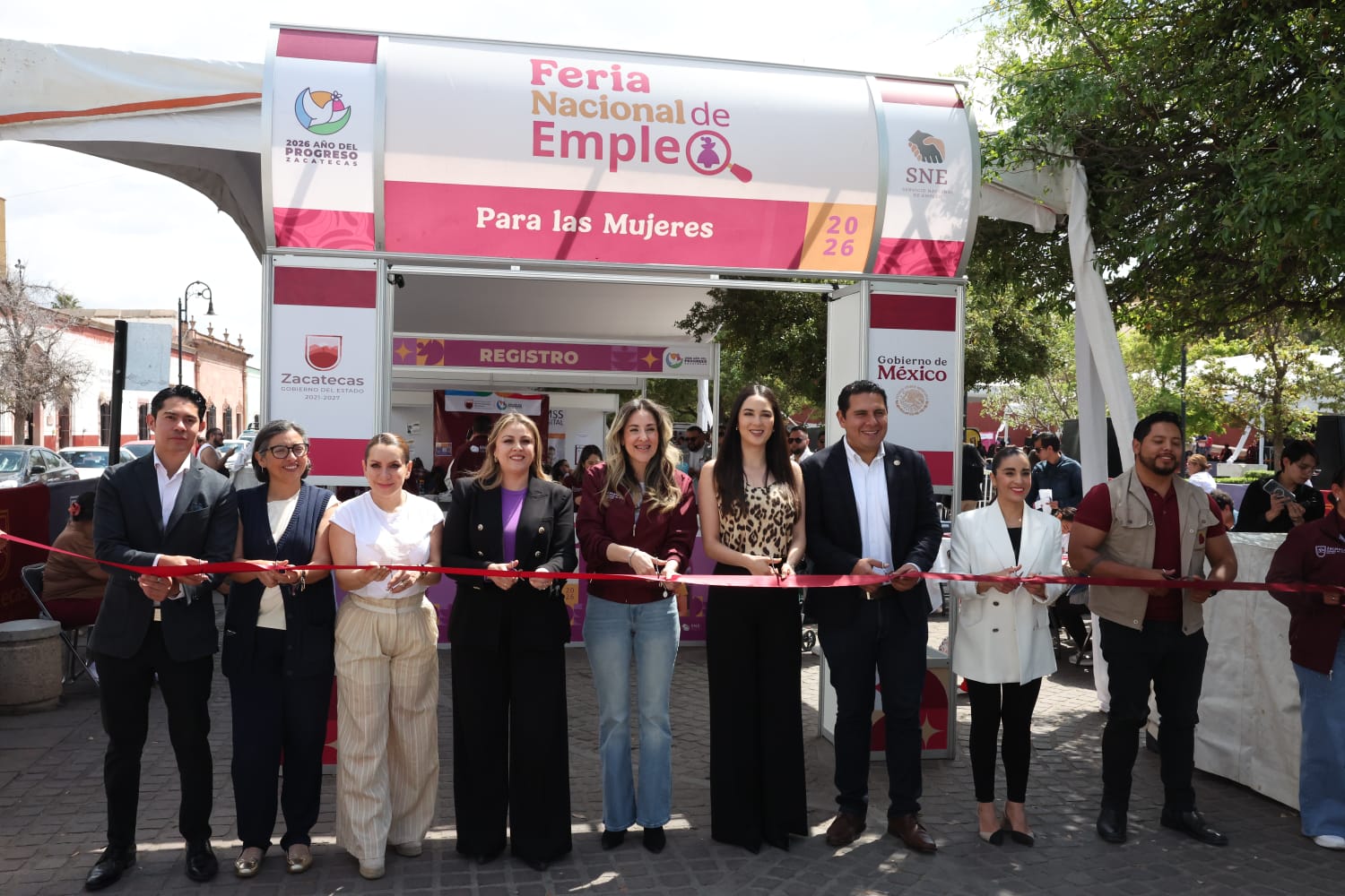 IMPULSA DAVID MONREAL EMPLEO PARA MUJERES EN GUADALUPE