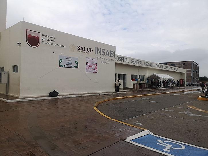 MÉDICOS INTERNOS PIDEN MÁS PERSONAL; TRABAJAN BAJO PROTESTA 