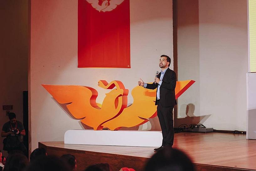 MIENTRAS LA VIEJA POLÍTICA HABLA, LA NUEVA POLÍTICA ESCUCHA: MÁYNEZ 