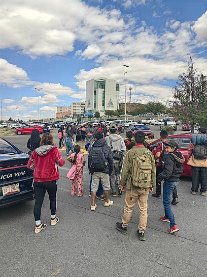 MIGRANTES DENUNCIAN MALOS TRATOS EN SU PASO POR ZACATECAS; ACUDEN A LA CDHEZ 