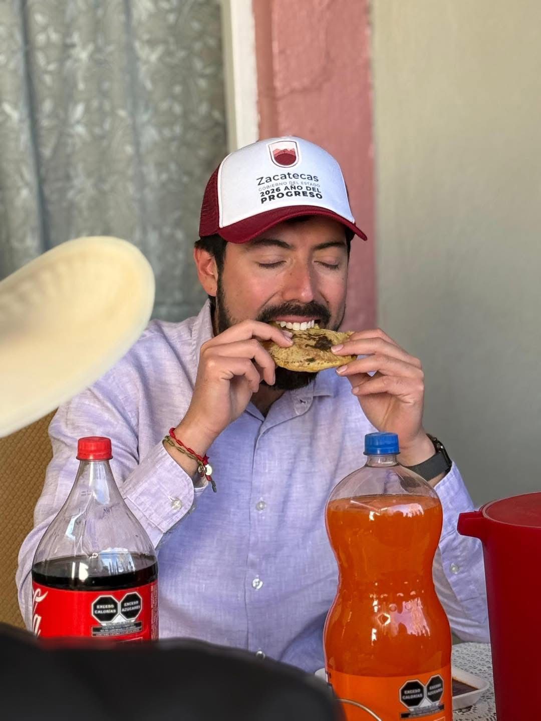 -Ya me estaba chillando la tripa