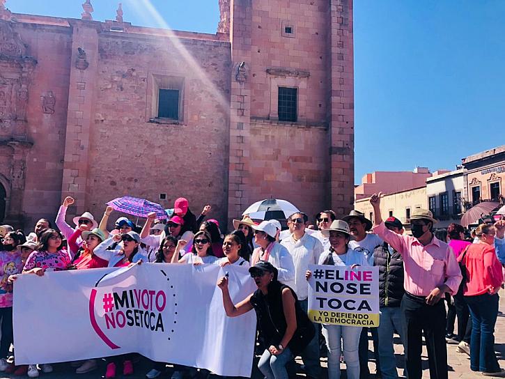 MILES MARCHAN EN ZACATECAS EN CONTRA DE PLAN B DE REFORMA ELECTORAL 