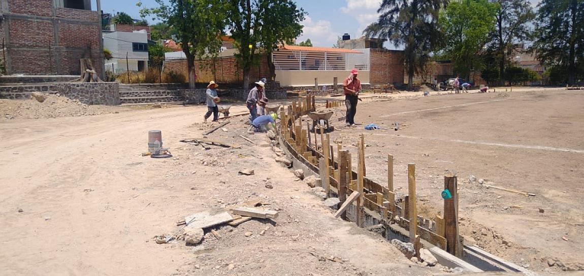 MODERNIZAN CANCHA DE FUTBOL EN UNIDAD DEPORTIVA DE TLALTENANGO